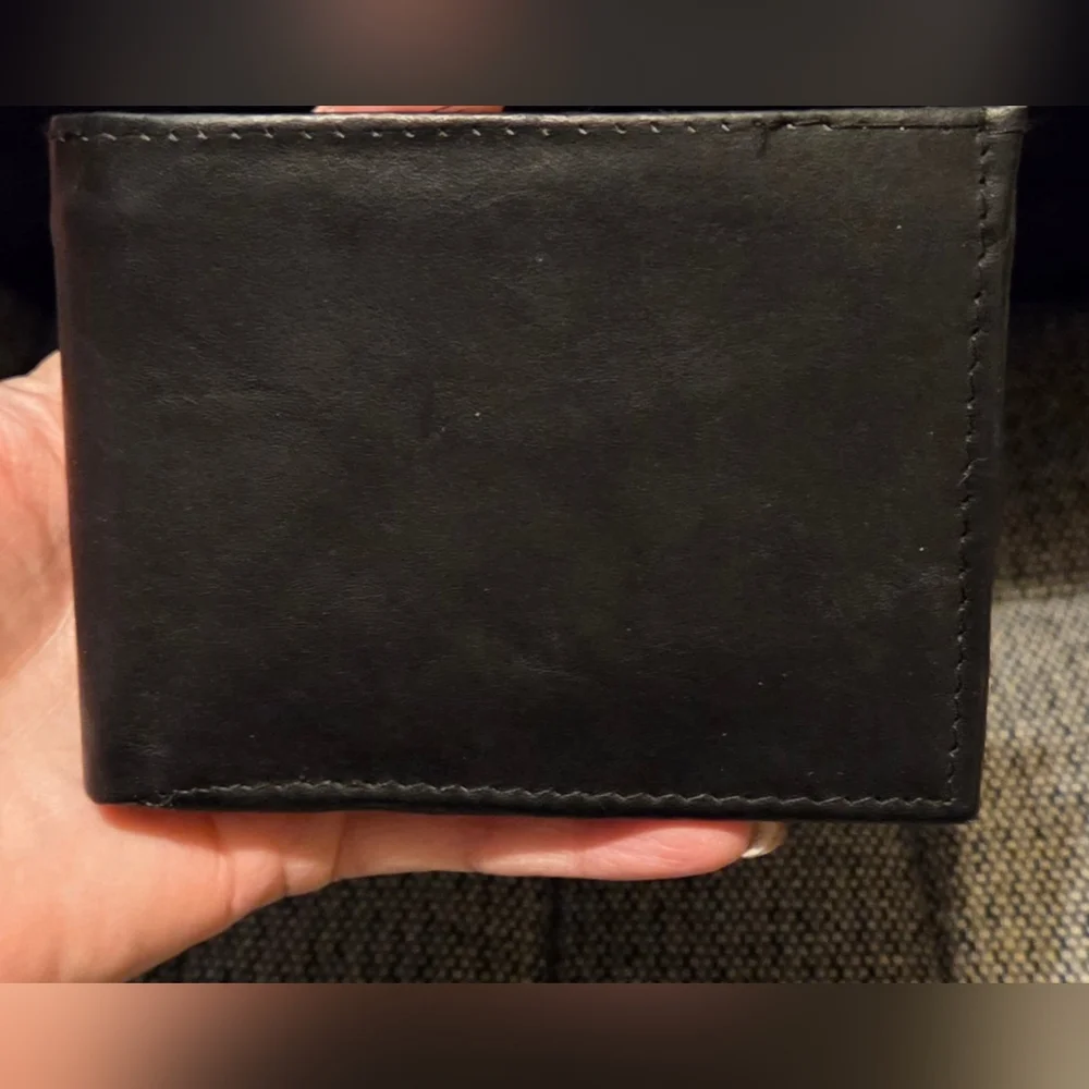 Hand Crafted Men's Genuine Leather Bifold Black Wallet